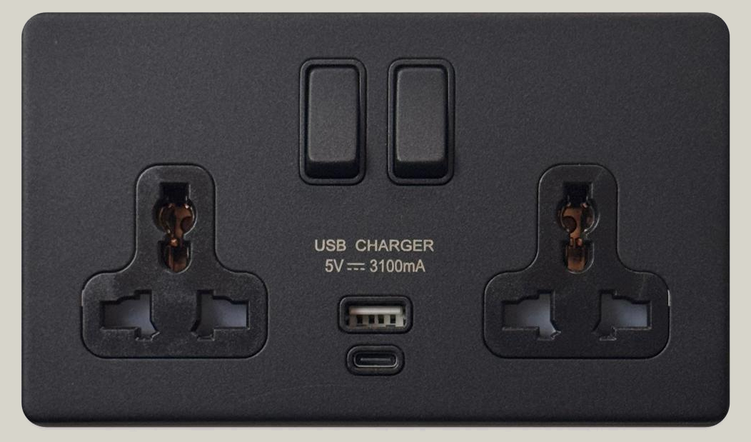 Britnox matt black universal socket with USB-A and USB-C charging ports